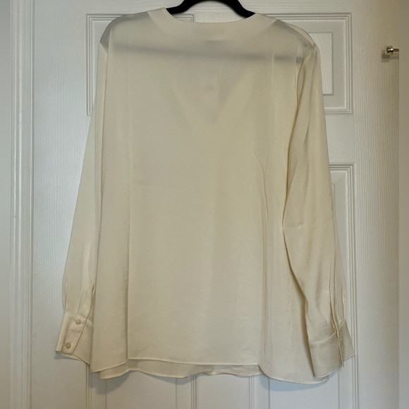 Banana Republic Drapey V-Neck Top - Picture 2 of 4